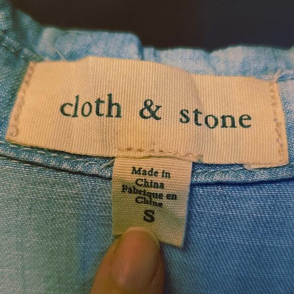 Cloth & Stone denim chambray button front shirt size small - Picture 3 of 5